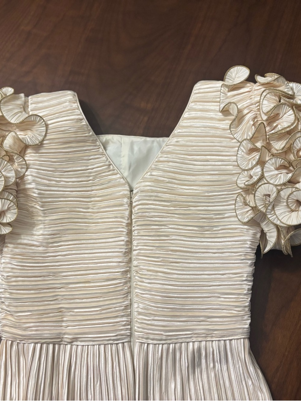 Vintage Ivory Pleated Maxi Dress Statement Sleeves Rosette Formal 10 - Picture 11 of 16